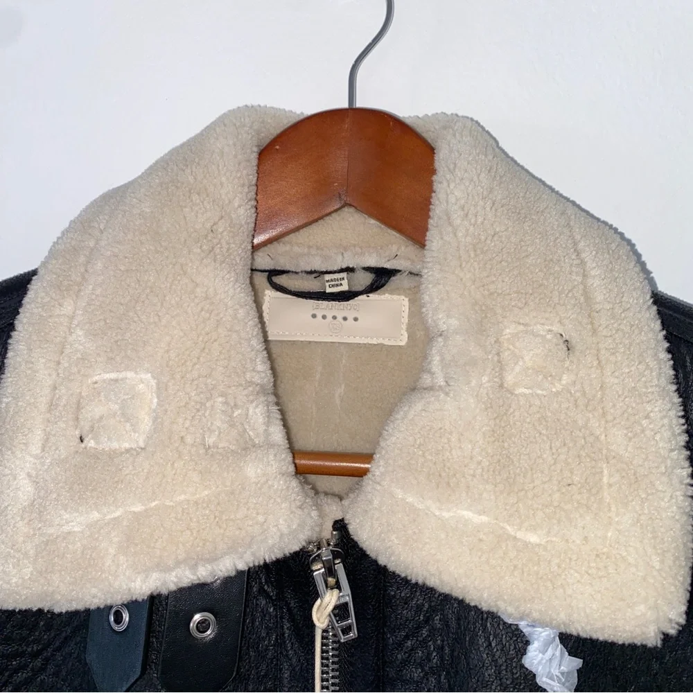 BLANKNYC Faux Leather Work It Sherpa Vest Black Womens size xs